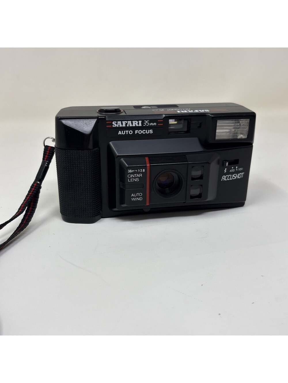 Safari Auto Focus Accushot 35 mm Compact Film Camera W/Strap Battery Tested